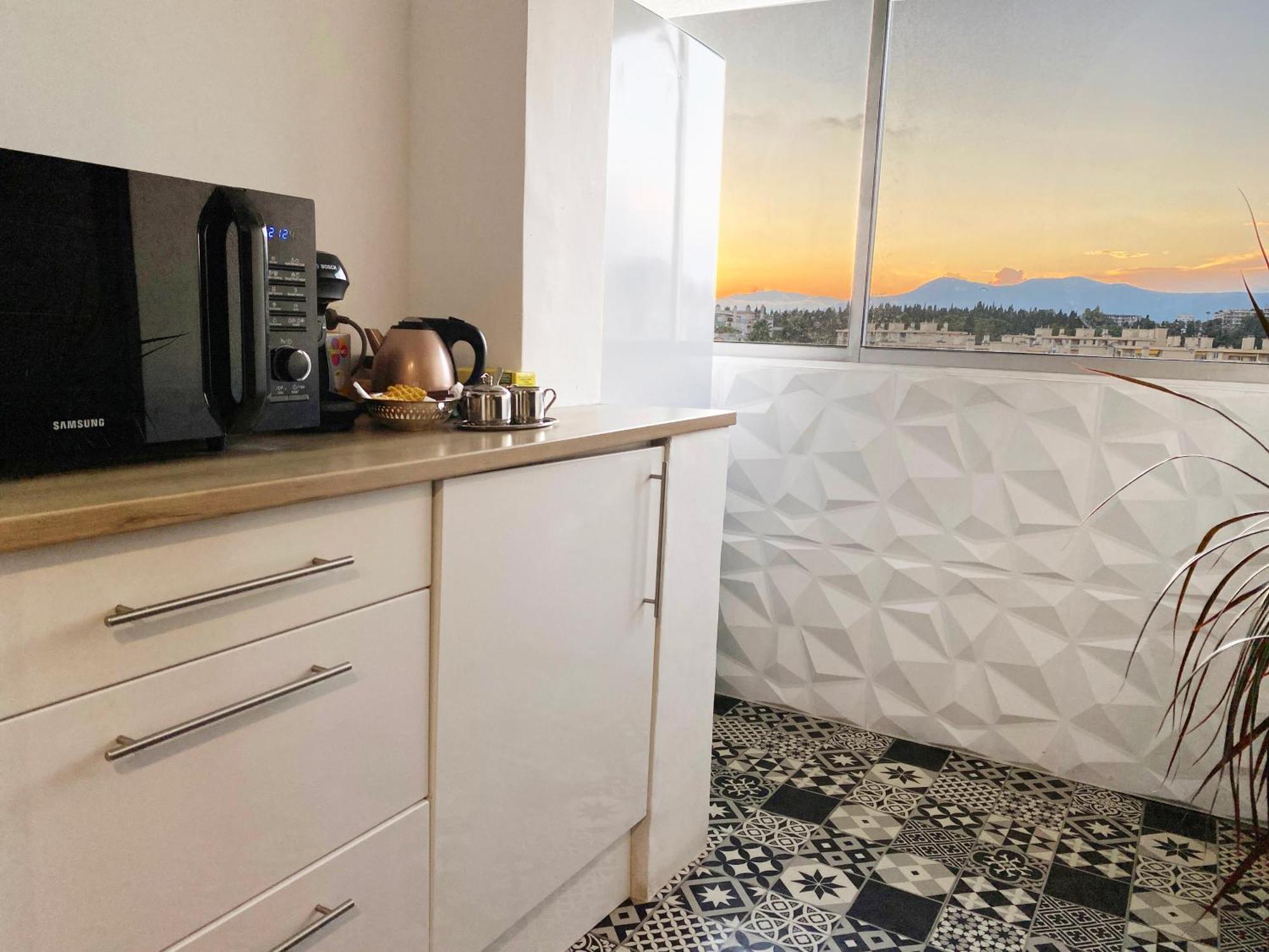 Apartment Panoramic Sea View - Air-conditioning - Balcony - Tramway - 2 Bedrooms - Wifi - Fully Equipped Kitchen Nizza