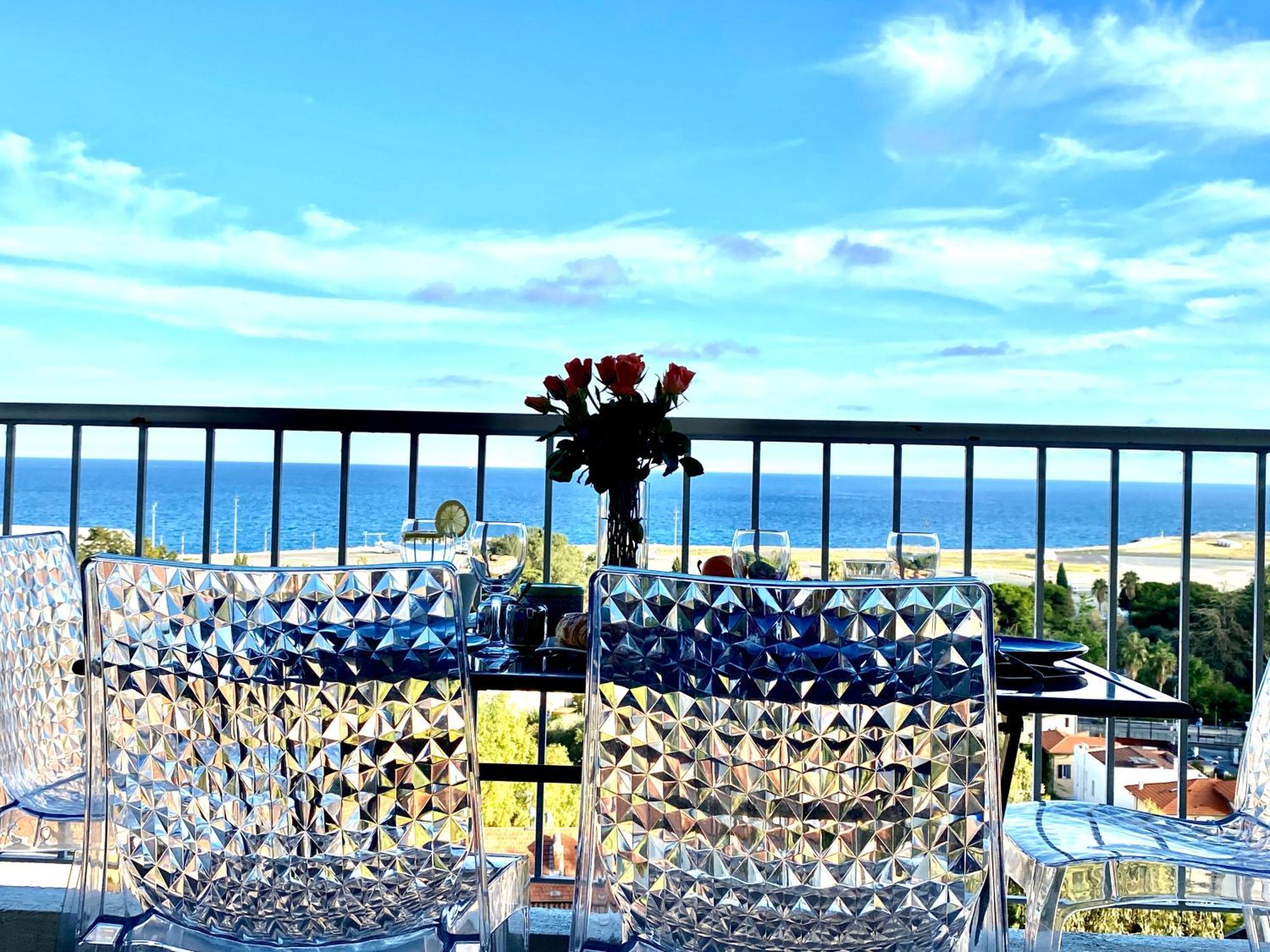 Panoramic Sea View - Air-conditioning - Balcony - Tramway - 2 Bedrooms - Wifi - Fully Equipped Kitchen Nizza